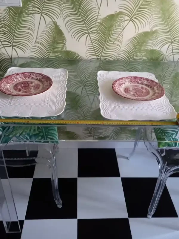 Mesas y sillas para decoración de espacios en el hogar