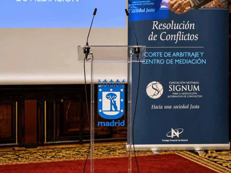 Atril de metacrilato con uniones transparentes y limpias