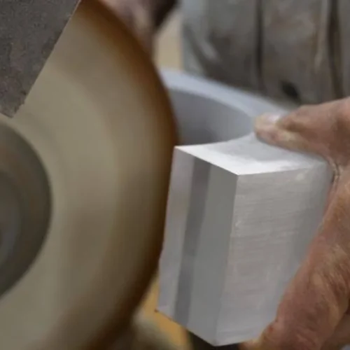 Pulido con pulidora profesional