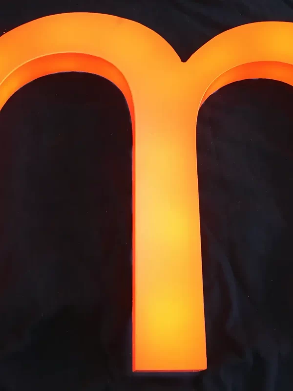 Decoración e iluminación en metacrilato para empresas y hogares