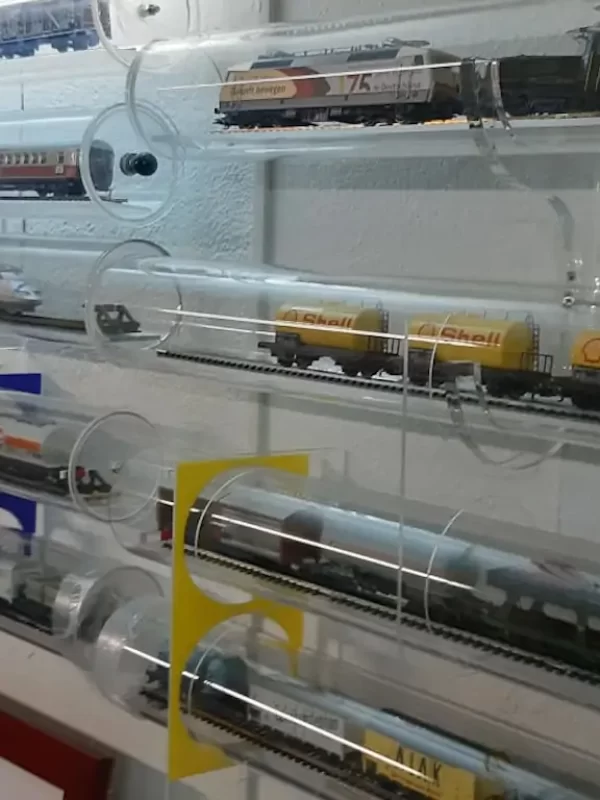 Expositores a medida para colecciones y figuras