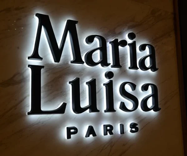 Letras corpóreas retroiluminadas de metacrilato Metacrilato para interiores comerciales en letras corpóreas retroiluminadas