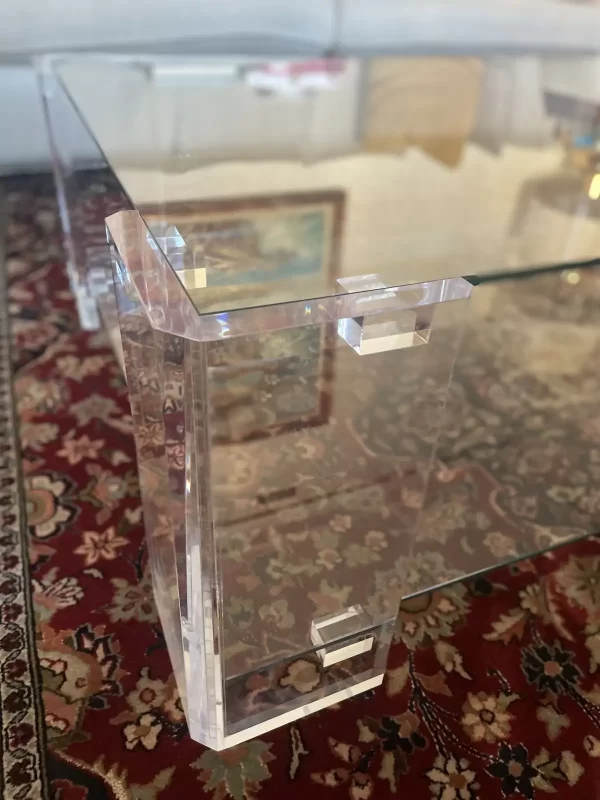 Mesas de diseño a medida original en metacrilato