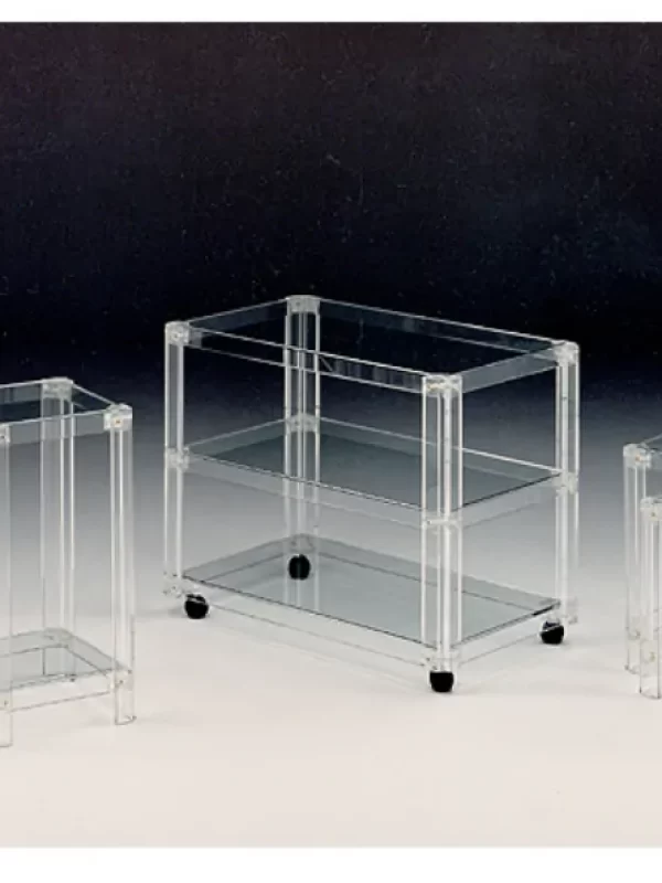 Mobiliario en metacrilato a medida para negocios y tiendas