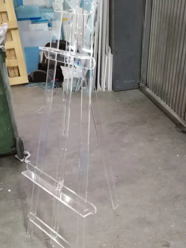 Caballetes de pintura en metacrilato transparente
