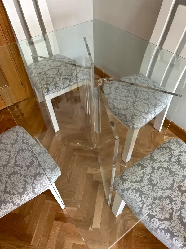 Mesas de comedor a medida en metacrilato para el hogar