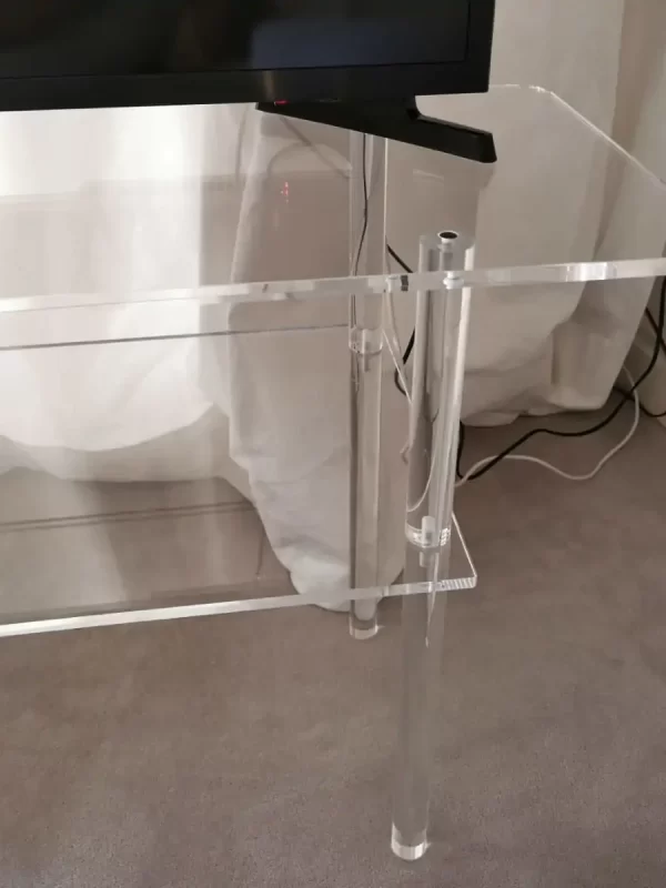 Mobiliario personalizado a medida en metacrilato