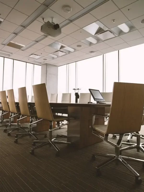 Mobiliario en metacrilato a medida para oficinas