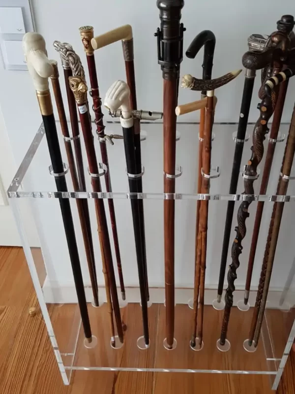 Soportes para bastones en metacrilato transparente