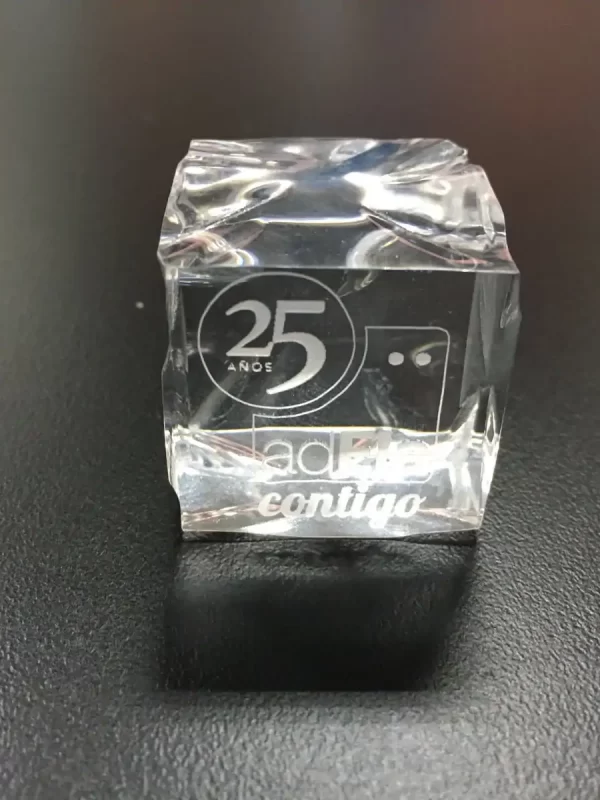 Obsequios y regalos corporativos en metacrilato para empresas