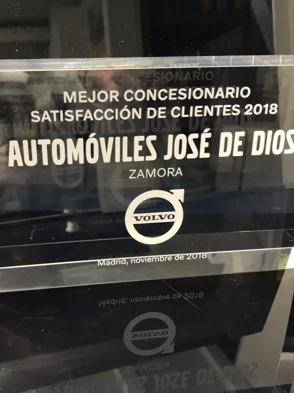 Trofeos, premios y regalos corporativos en metacrilato