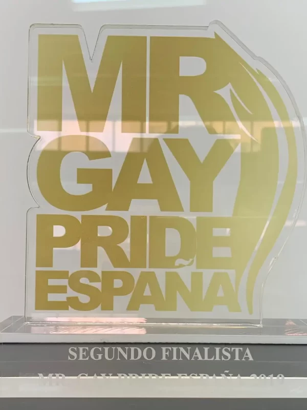 Trofeos y premios personalizados en metacrilato a medida