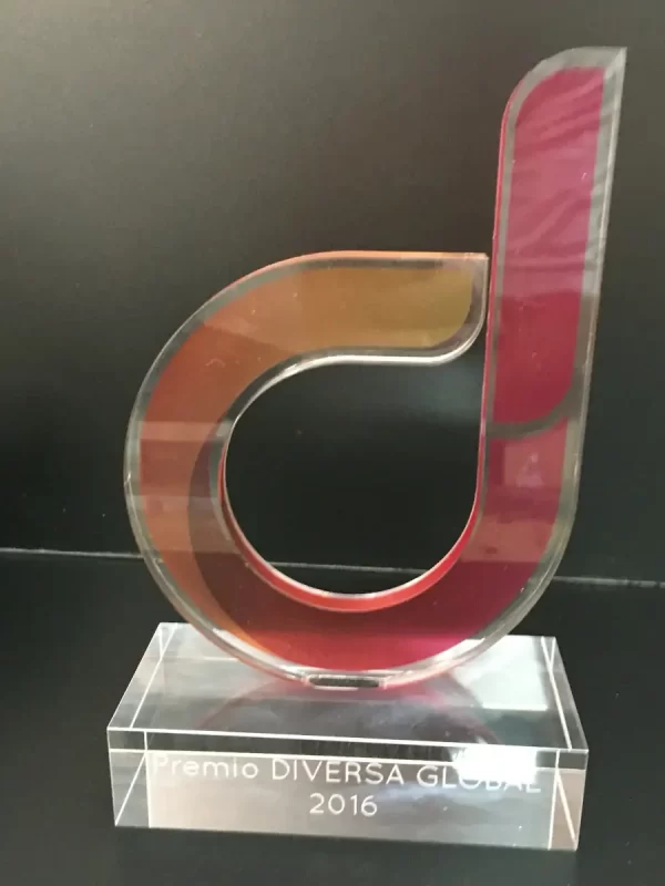 Trofeos y premios personalizados en metacrilato