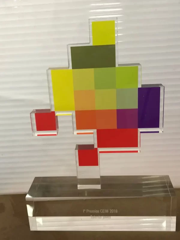 Trofeos y regalos de metacrilato para trabajadores