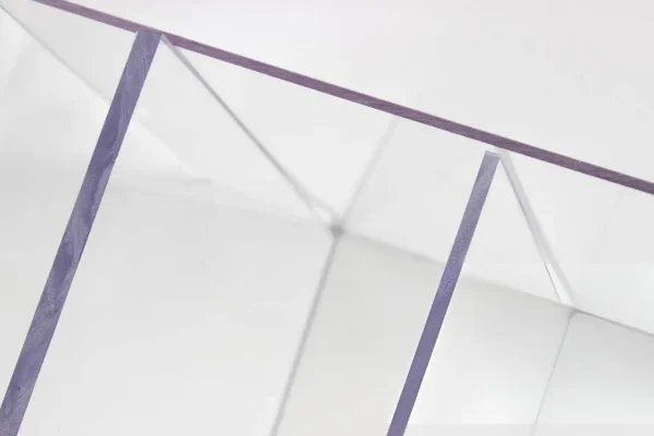 Versatilidad del metacrilato en nuestra fábrica en Madrid