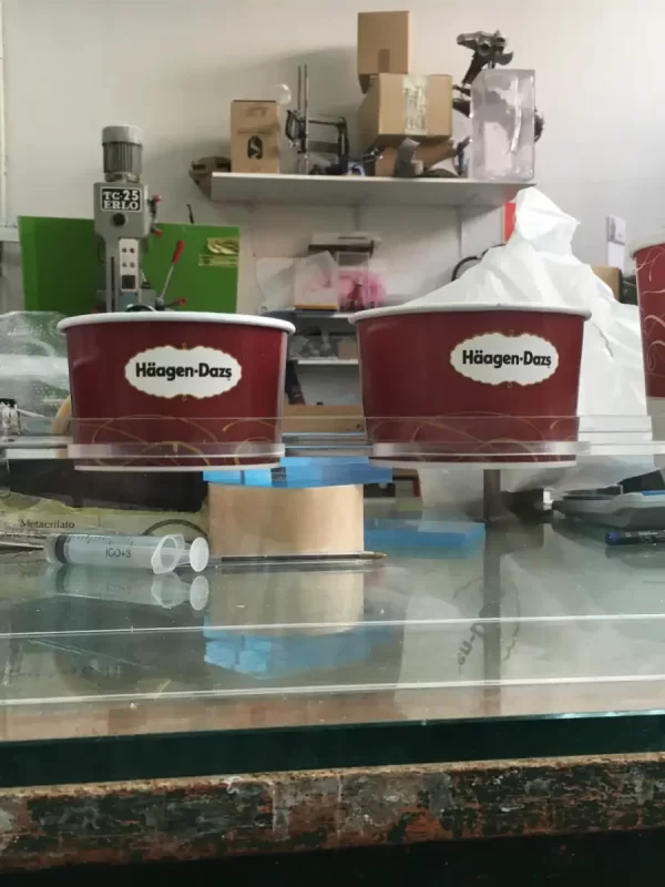 Vitrina de metacrilato para mostradores y expositores de negocios y tiendas